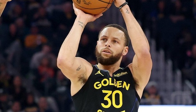 Stephen Curry için tarihi sergi